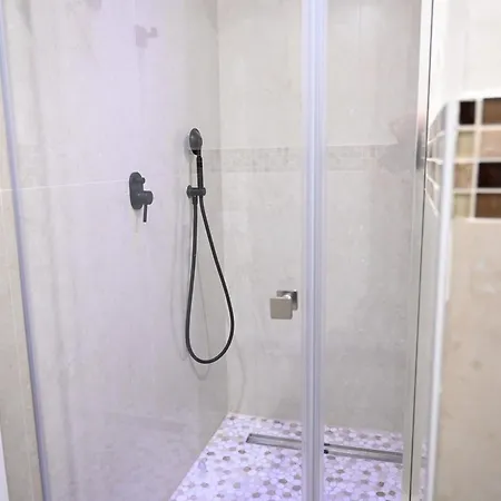 بيت للعطل Perla Marina أكيتْريتْسا